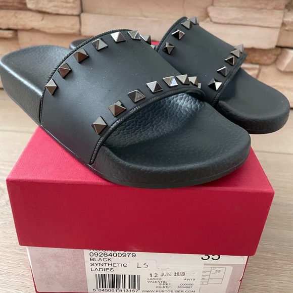 Never worn authentic Valentino rockstud Women Size Shoes